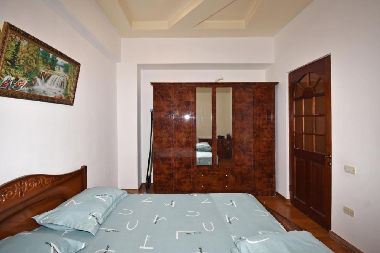 Abovyan Street 16, Apartment No 24 Erévan Extérieur photo